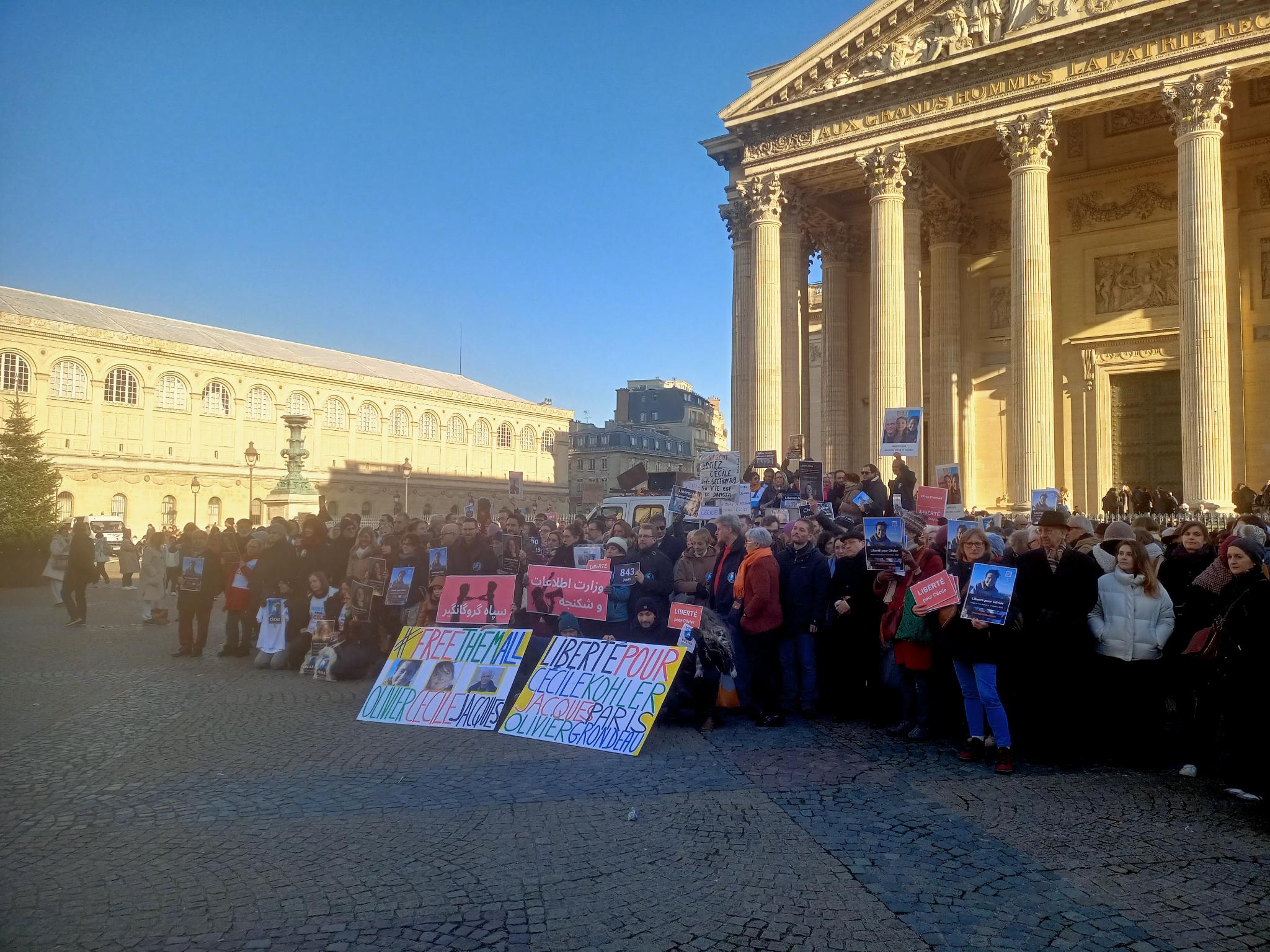 Mobilisation devant le Panthéon